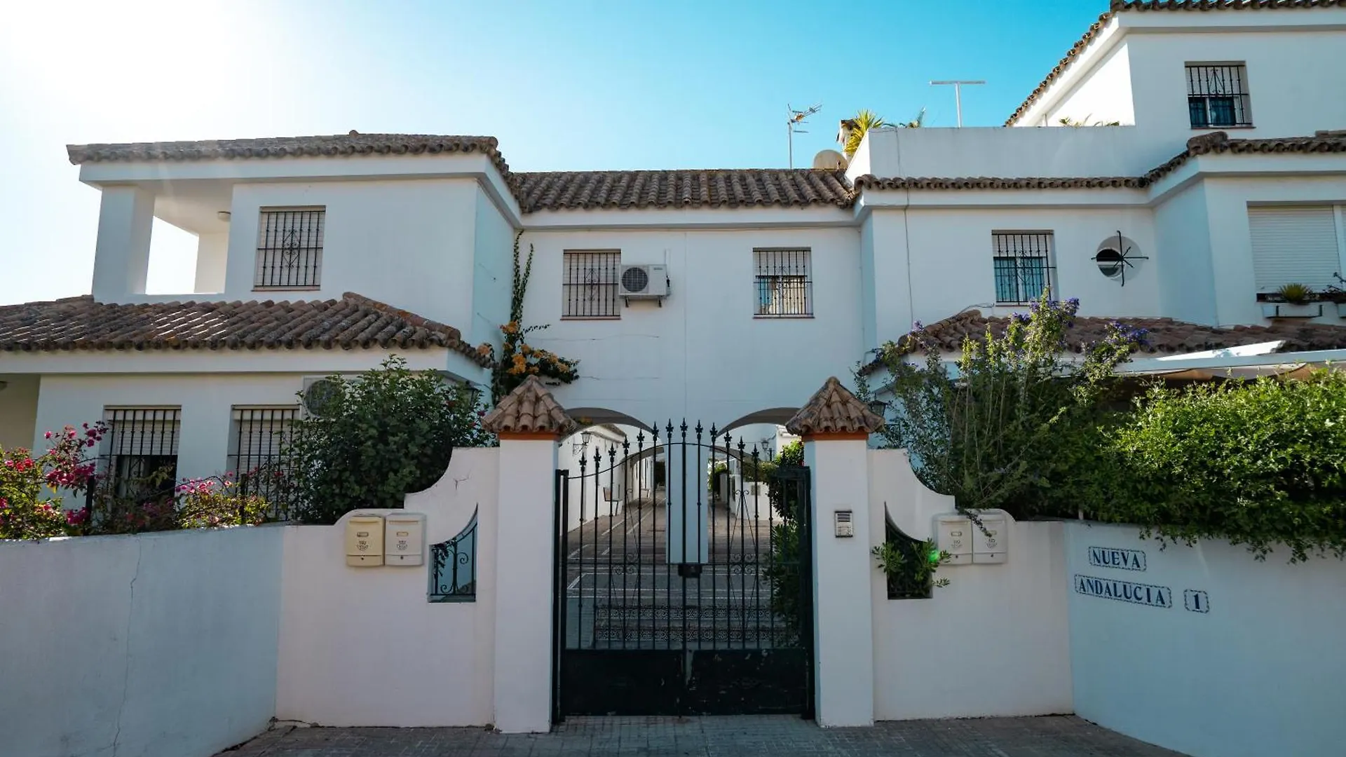 Magnifico Duplex Nueva Andalucia, 3 Habitaciones Y Vistas A La Playa 산루카데바라메다