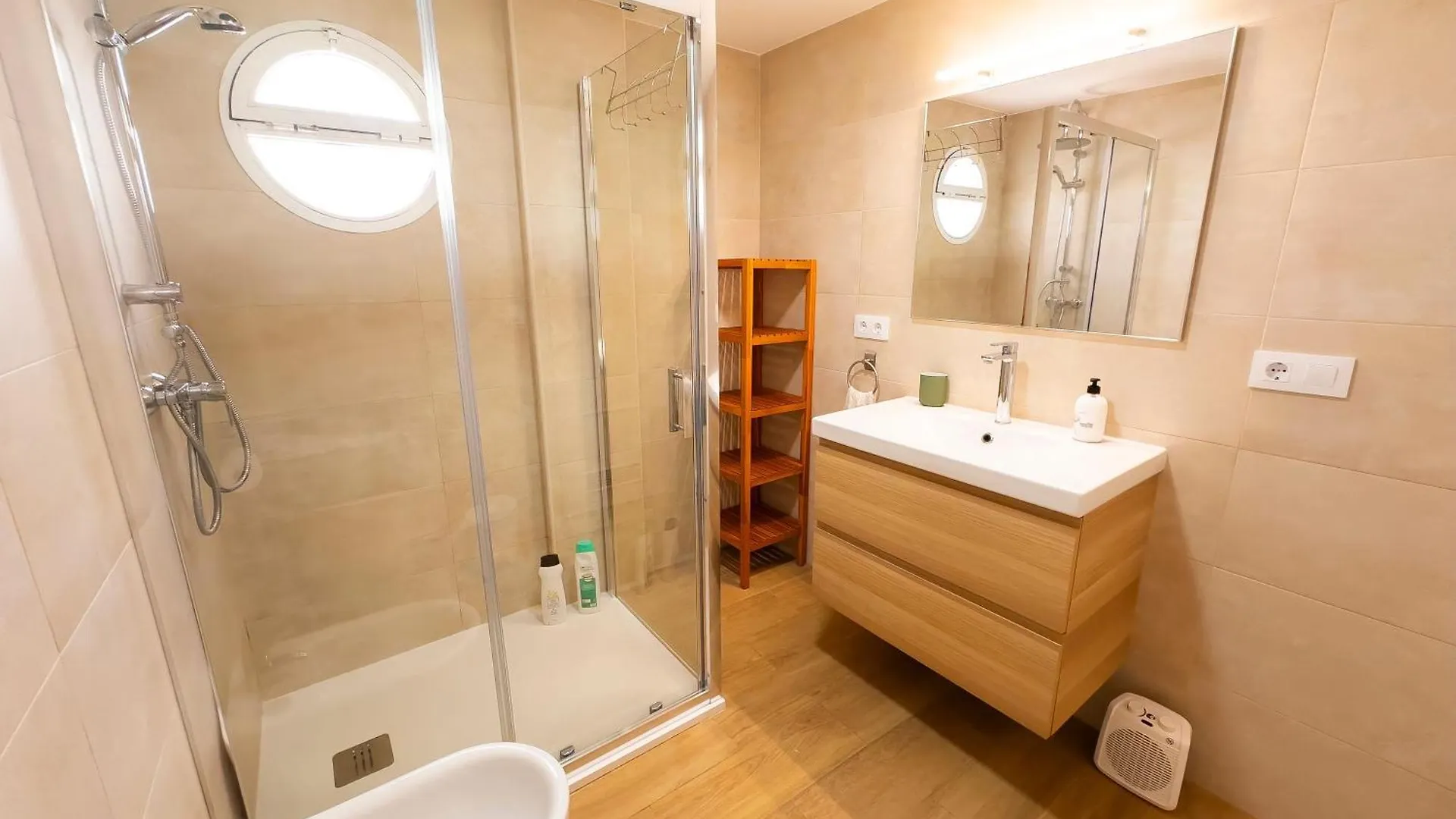 Magnifico Duplex Nueva Andalucia, 3 Habitaciones Y Vistas A La Playa 산루카데바라메다 0*,