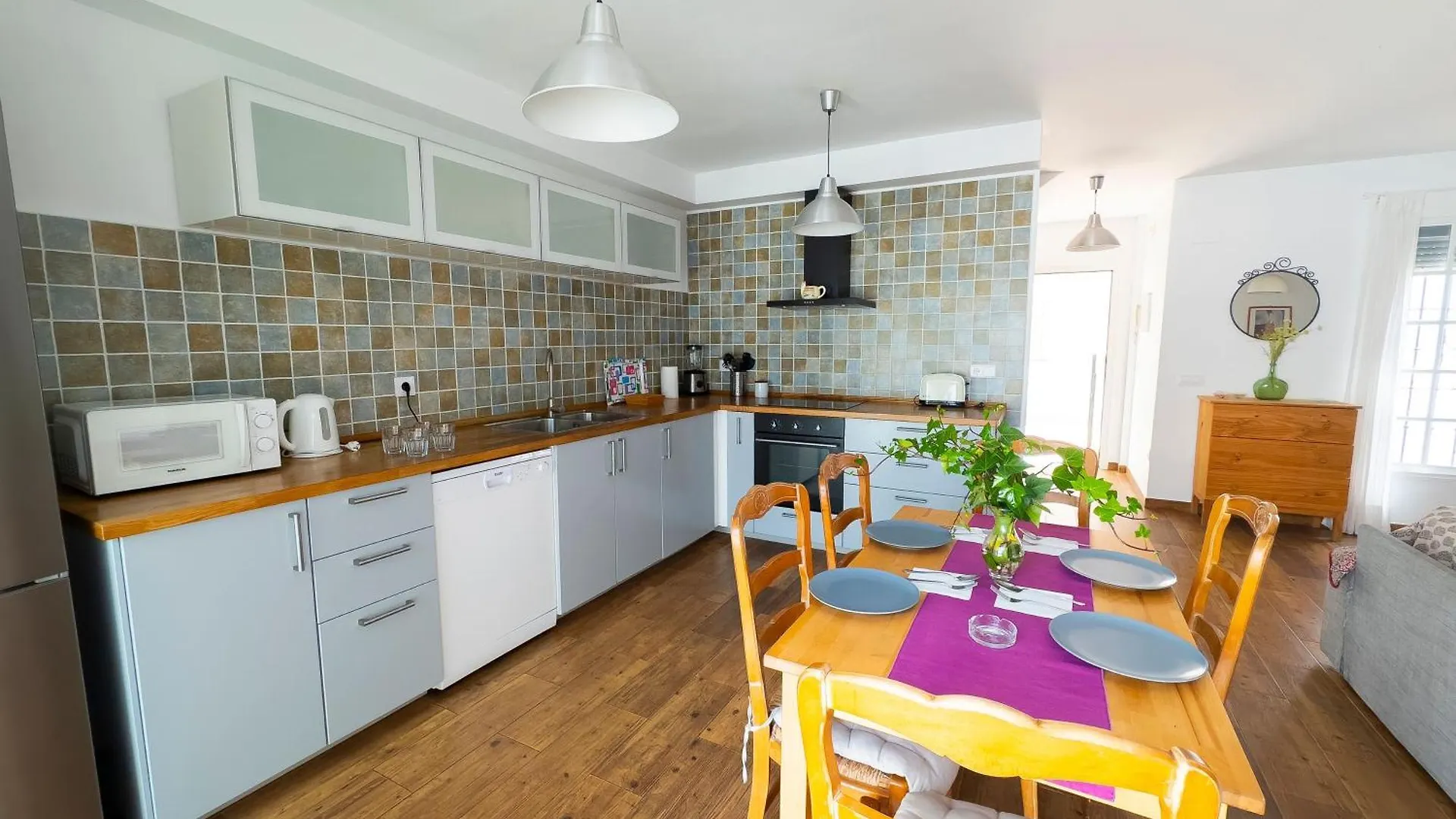 Magnifico Duplex Nueva Andalucia, 3 Habitaciones Y Vistas A La Playa 산루카데바라메다 0*,  스페인